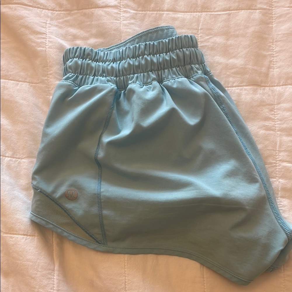 Lululemon Hotty Hot Low-Rise Lined Short 2.5” - Baby Blue & Size 4